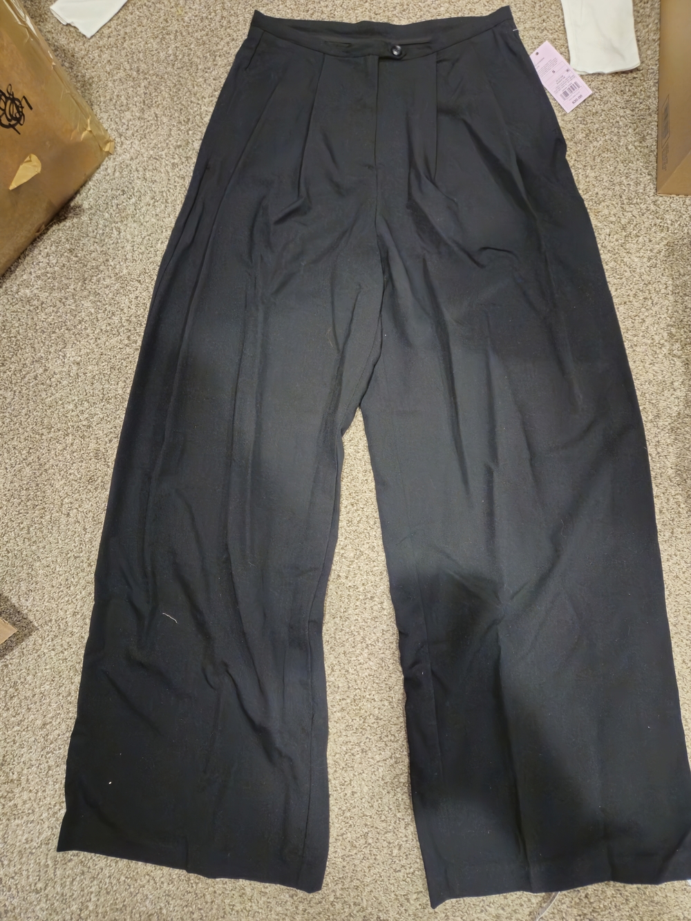 (25)  3Piece Set Target Black Wide-Leg Trousers with Belted Waist & 2 Tops - Picture 4 of 12